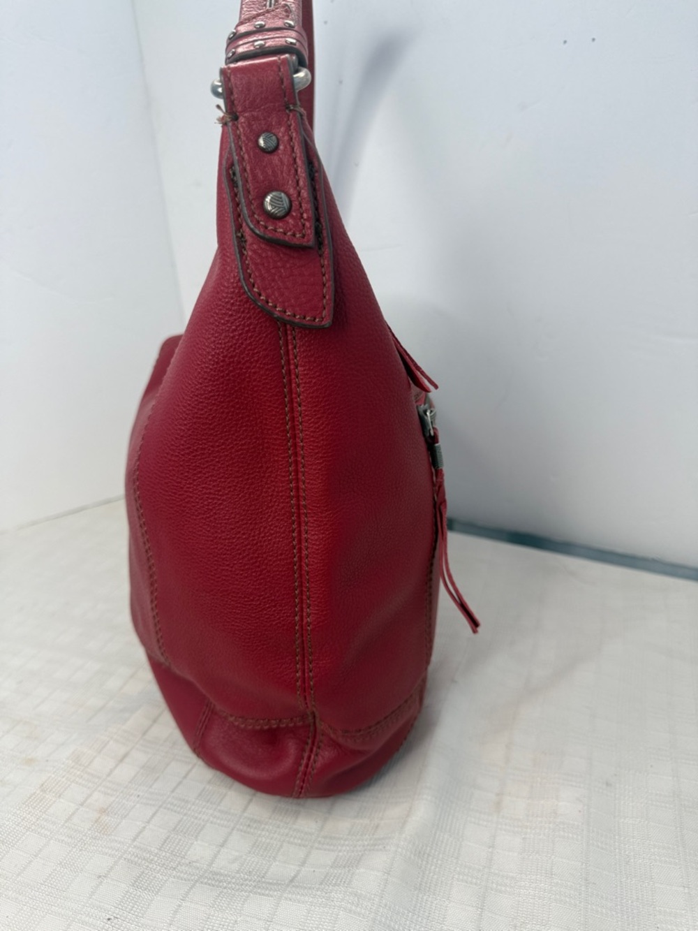 The Sak
Sequoia Leather Hobo - Picture 4 of 10